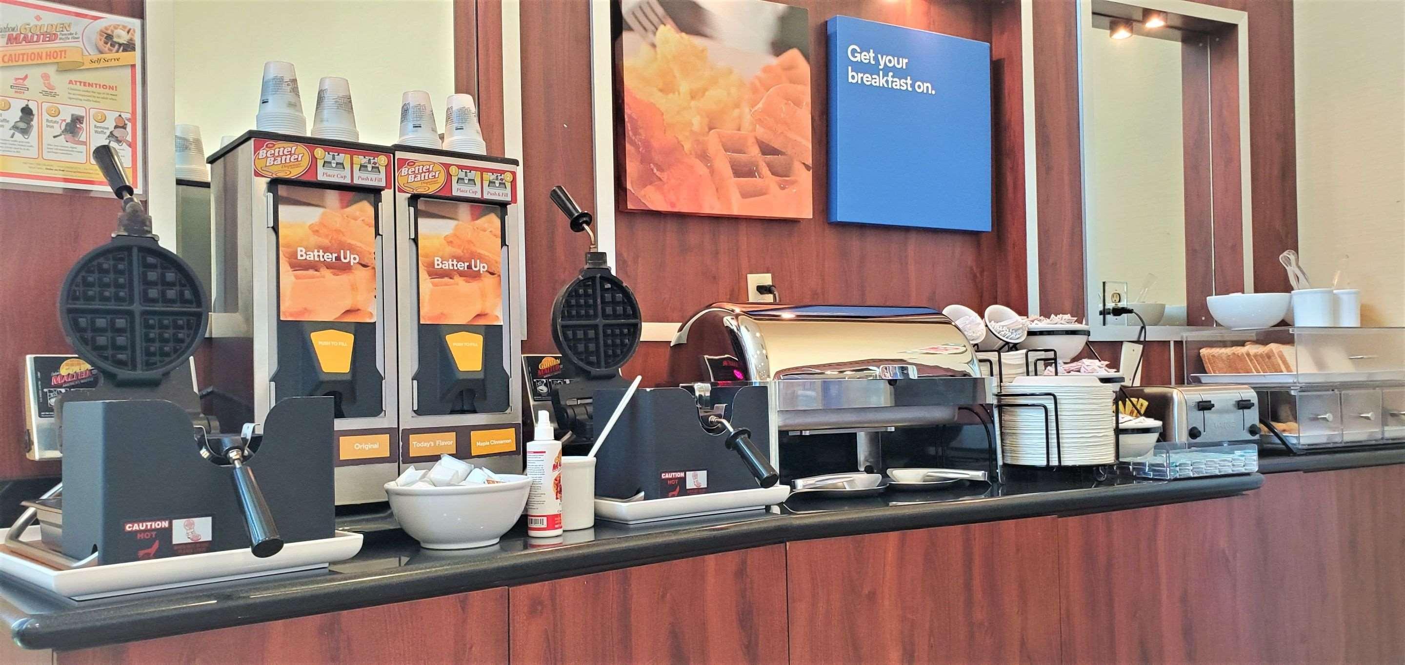 לוס אנג'לס Comfort Inn & Suites Near Universal - N Hollywood - Burbank מראה חיצוני תמונה