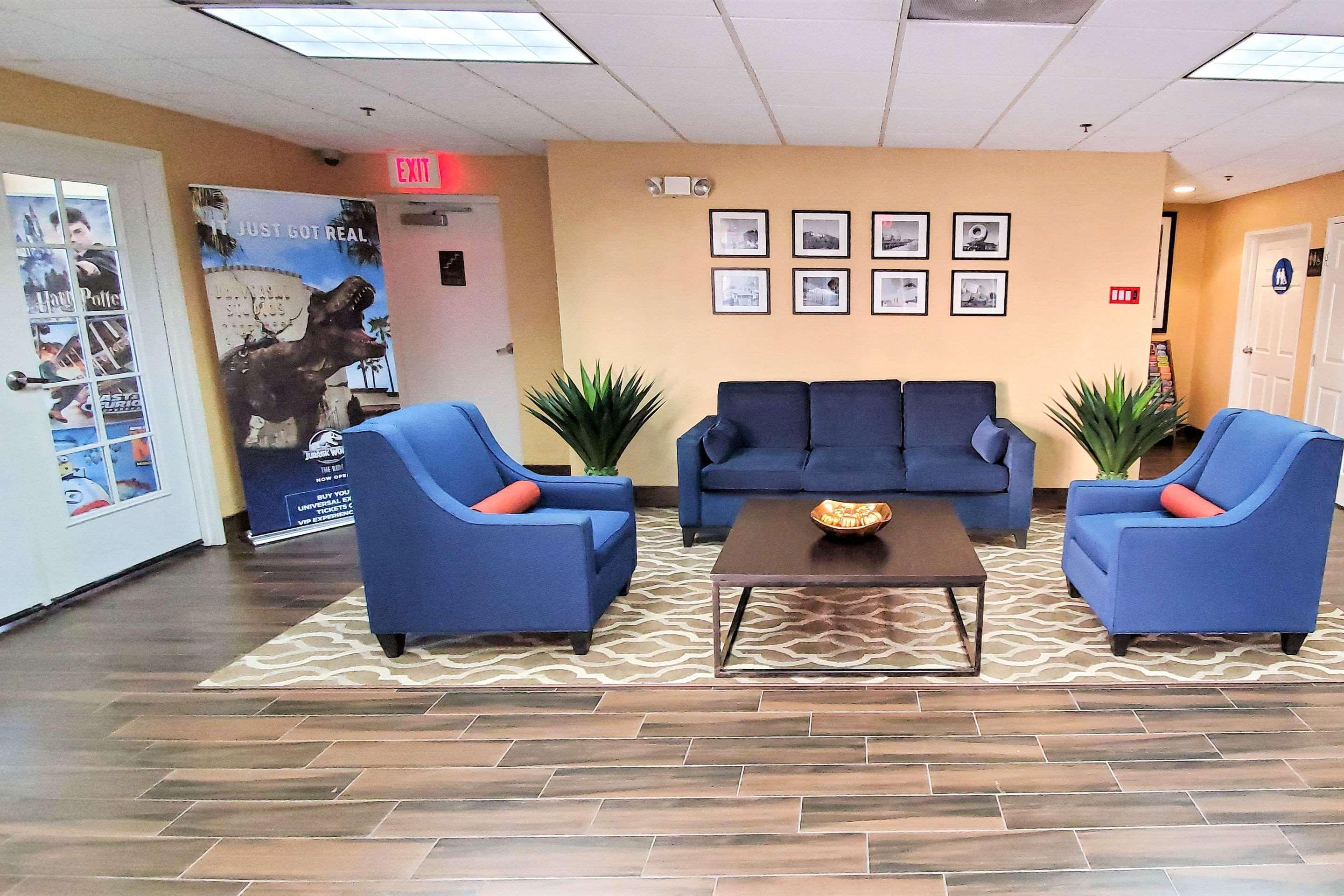 לוס אנג'לס Comfort Inn & Suites Near Universal - N Hollywood - Burbank מראה חיצוני תמונה