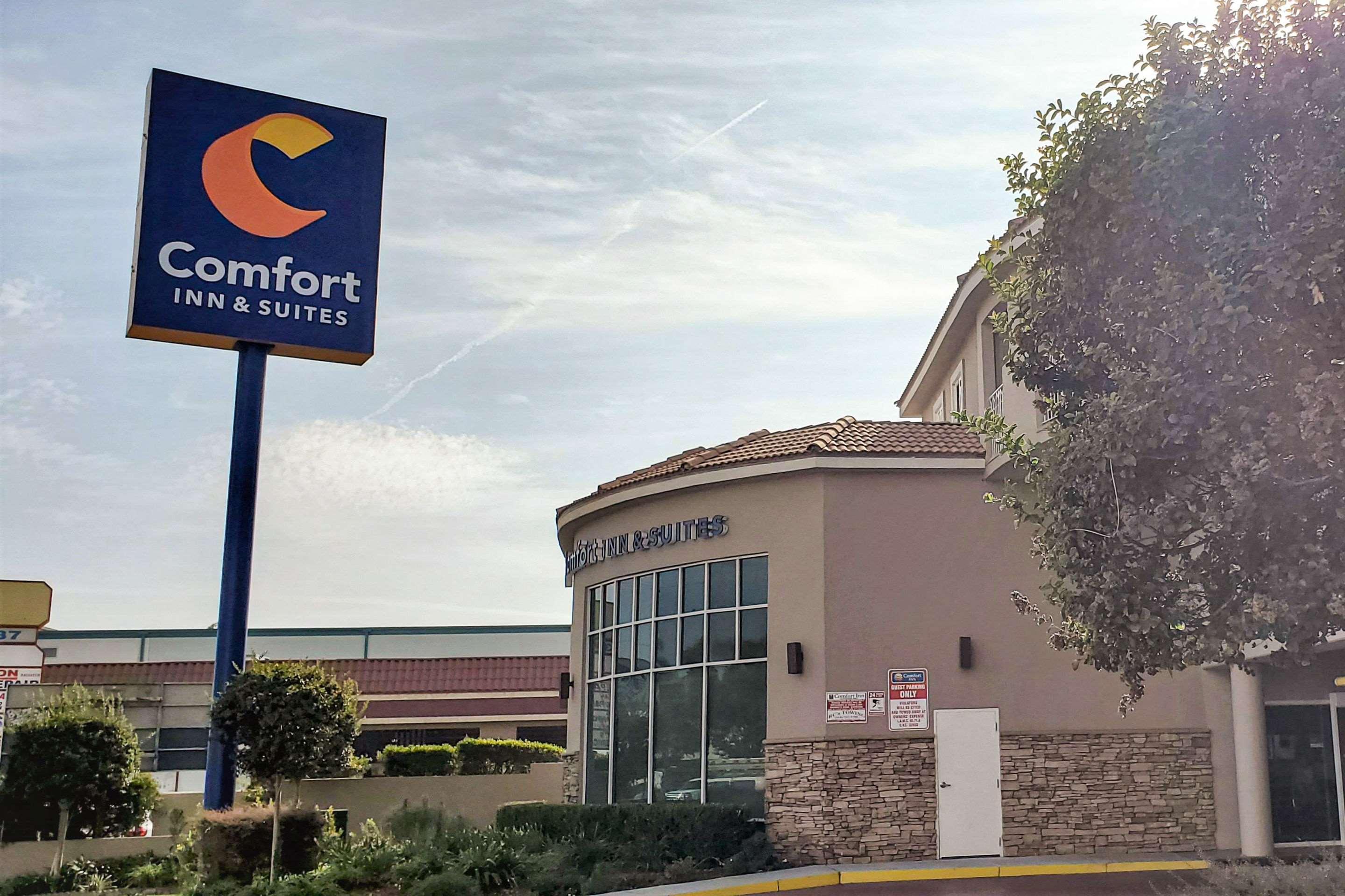 לוס אנג'לס Comfort Inn & Suites Near Universal - N Hollywood - Burbank מראה חיצוני תמונה