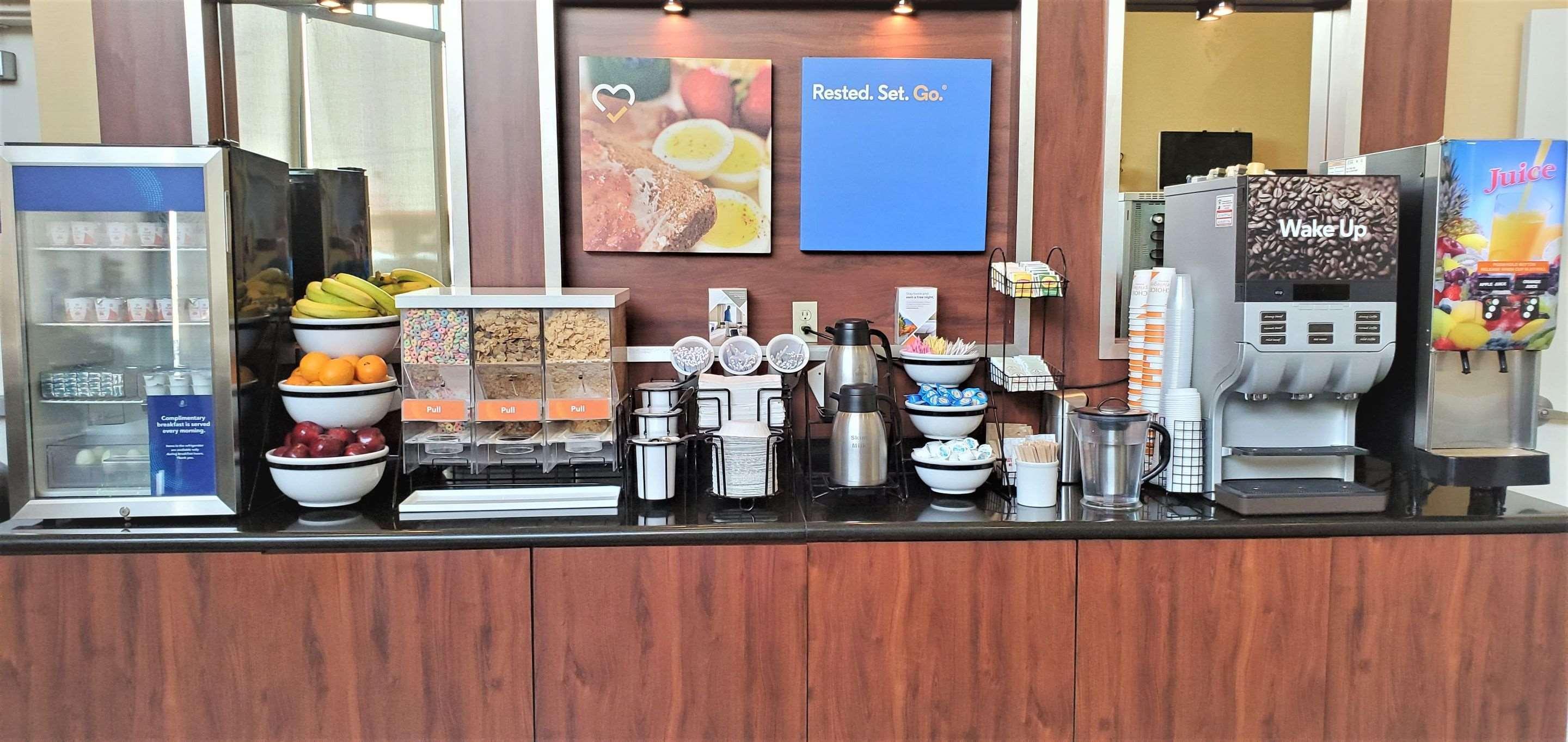 לוס אנג'לס Comfort Inn & Suites Near Universal - N Hollywood - Burbank מראה חיצוני תמונה